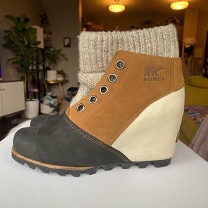 Sorel Sweater boots. Size 8